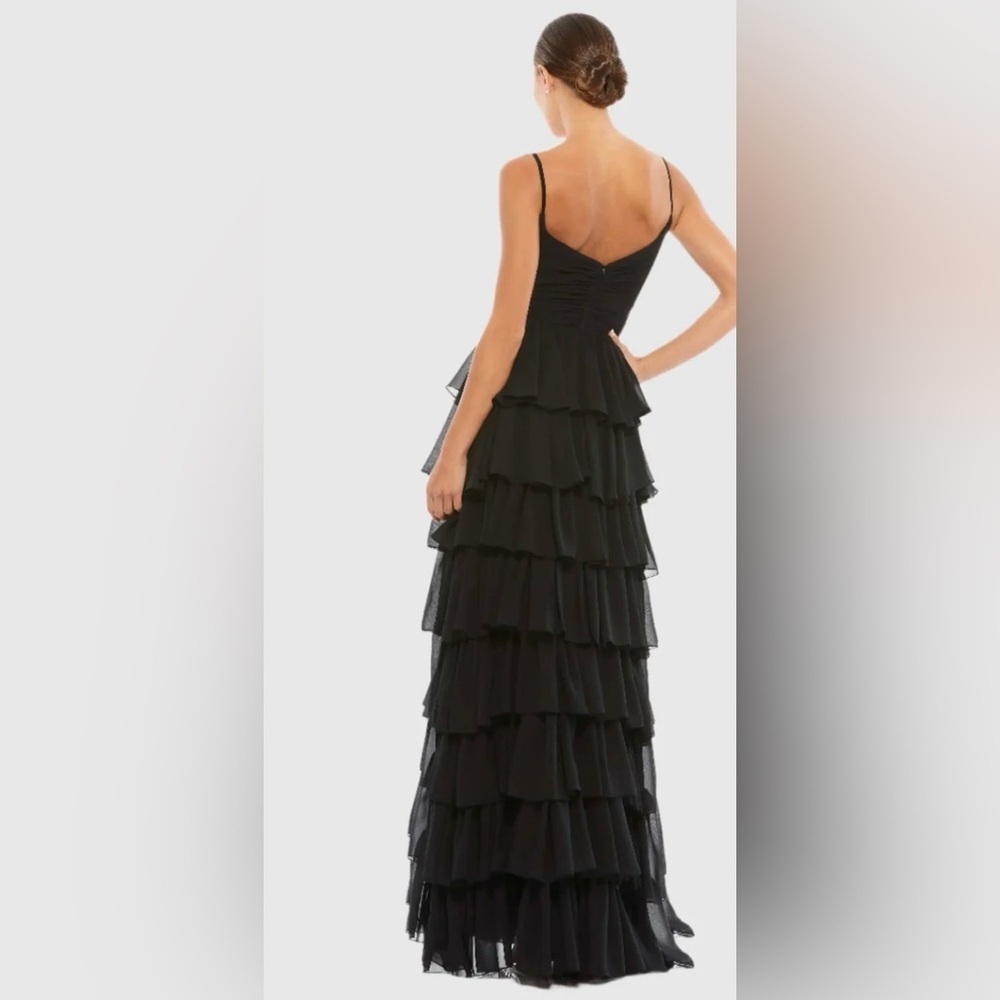 Mac Duggal Black V-Neck Gown with Ruffled Skirt Size 8 NWOT - Picture 3 of 17